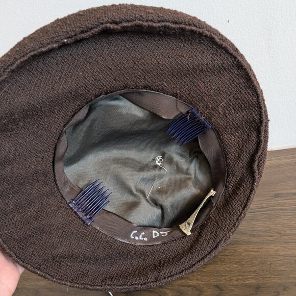 vintage 60s jedwins of ogden brown wool hat feather w pin beret  inside measures